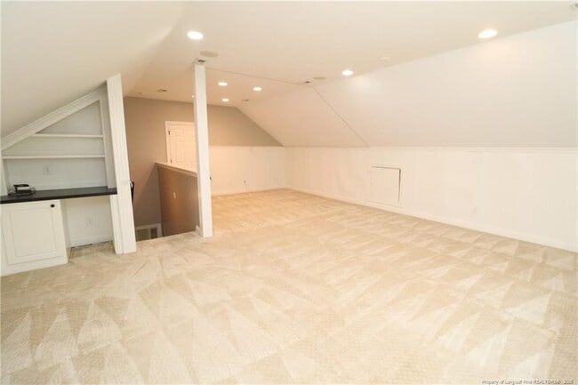 Building Photo - 110 Guymon Ct