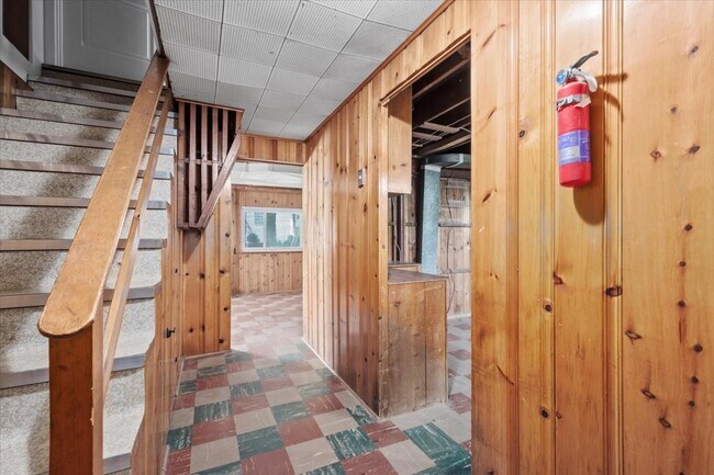 Building Photo - 3635 Poplar Ave