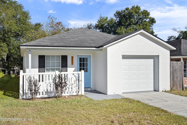 Building Photo - 8431 India Ave