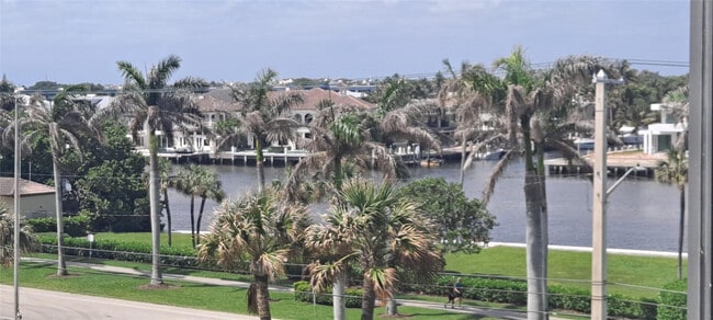 Building Photo - 2565 S Ocean Blvd