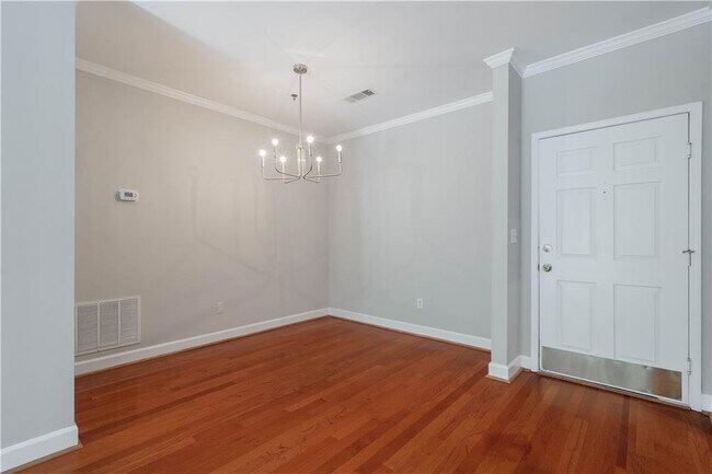 Building Photo - 2865 Lenox Rd NE