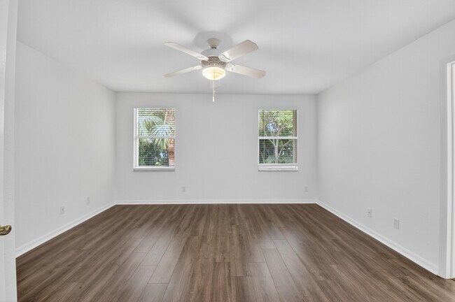 Building Photo - 16206 Sierra Palms Dr