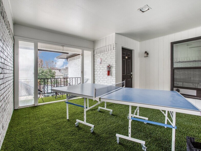 Building Photo - 5221 Bonita Ave