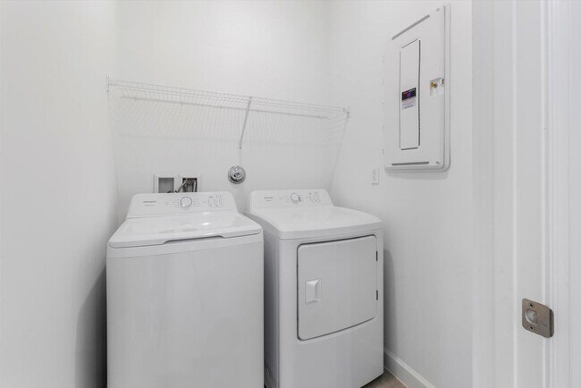 Building Photo - 6435 Seabright Ter