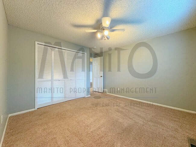 Building Photo - *COMING SOON* Entertainer's Delight - Spra...