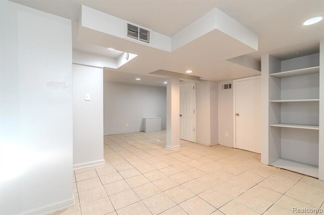 Building Photo - 8126 Standard St