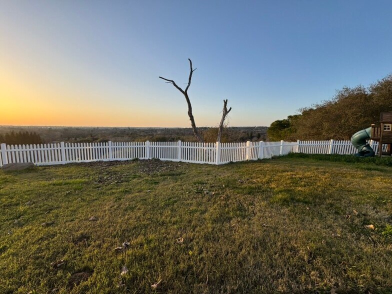 Building Photo - 3217 Sugarloaf Mountain Rd