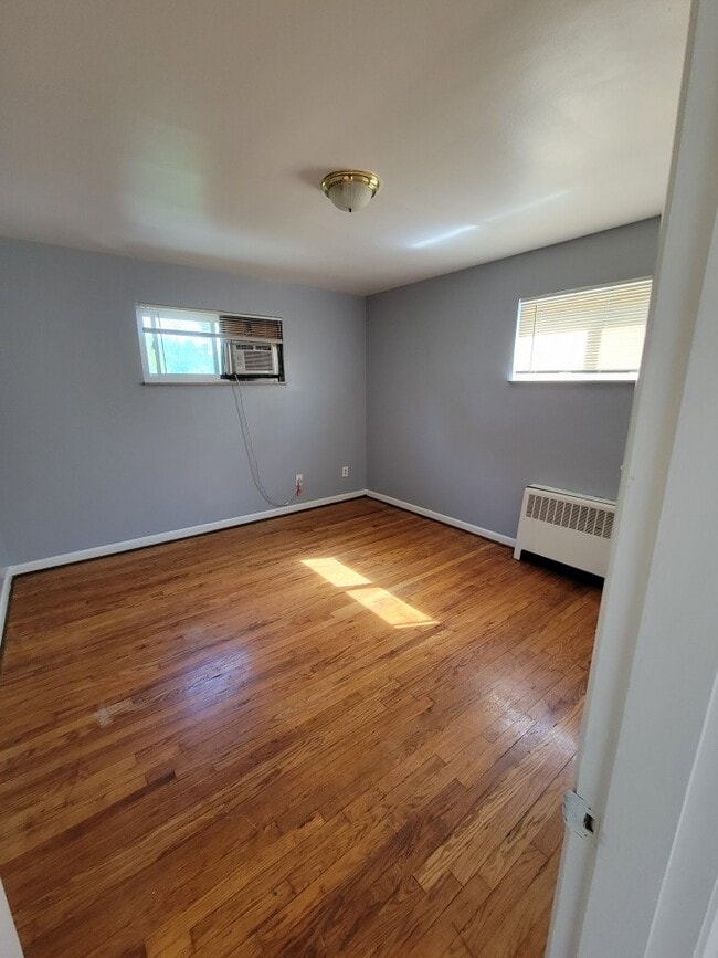 Building Photo - 2722 Montana Ave