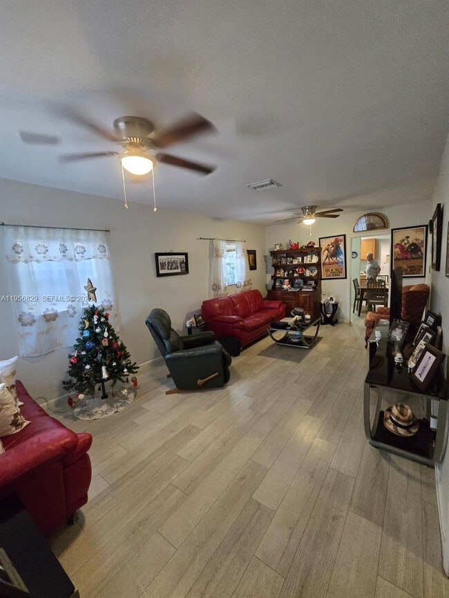 Building Photo - 3083 SW 17th St