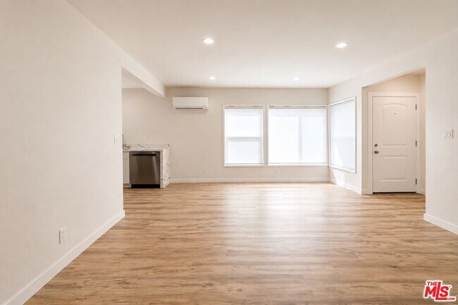 Building Photo - 5250 Whitsett Ave