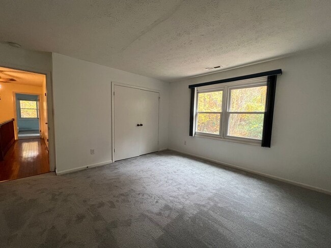 Building Photo - ***Coming Soon*** Spectacular 3 Bed 3.5 Bath Brick Home in Scenic Riverview Estates