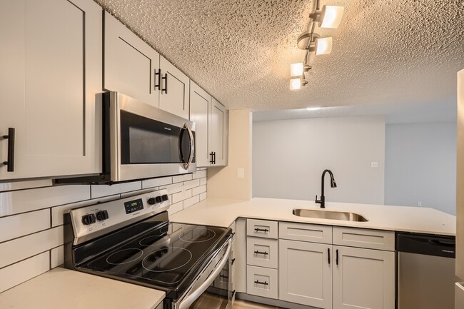 A2 Renovated - 1 Bed 1 Bath - Rise Heather Ridge