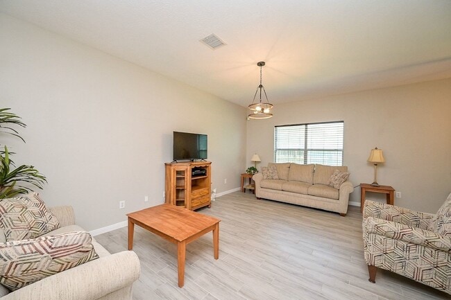 Building Photo - 10607 Criswell Dr