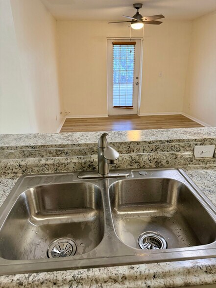 Building Photo - 5105 26th St SW