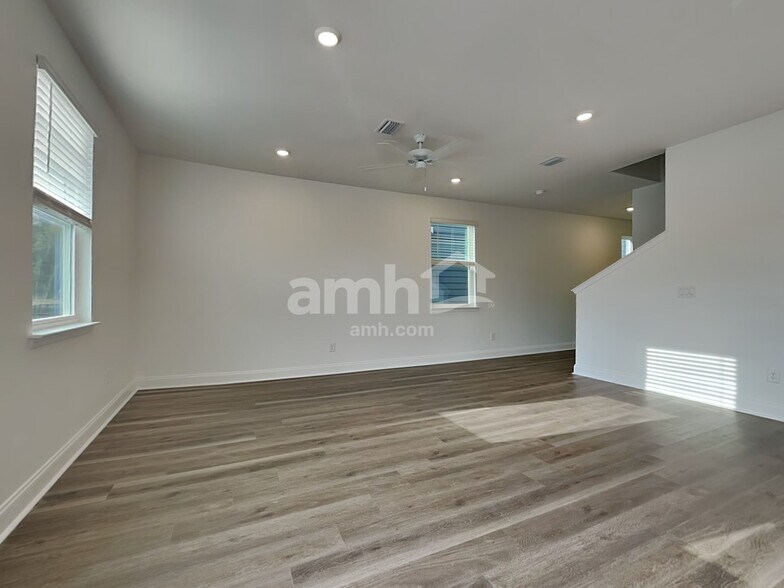 Building Photo - 168 Portside Pk Dr