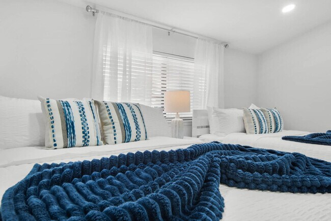 Building Photo - 3795 Scenic Hwy 98