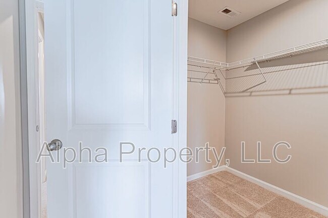 Building Photo - 818 Purcell Dr