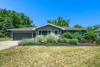 Building Photo - 4 Bedroom 1.5 Bath