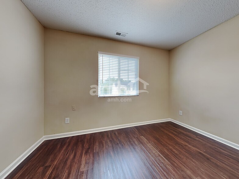 Building Photo - 3345 Wiliton Way