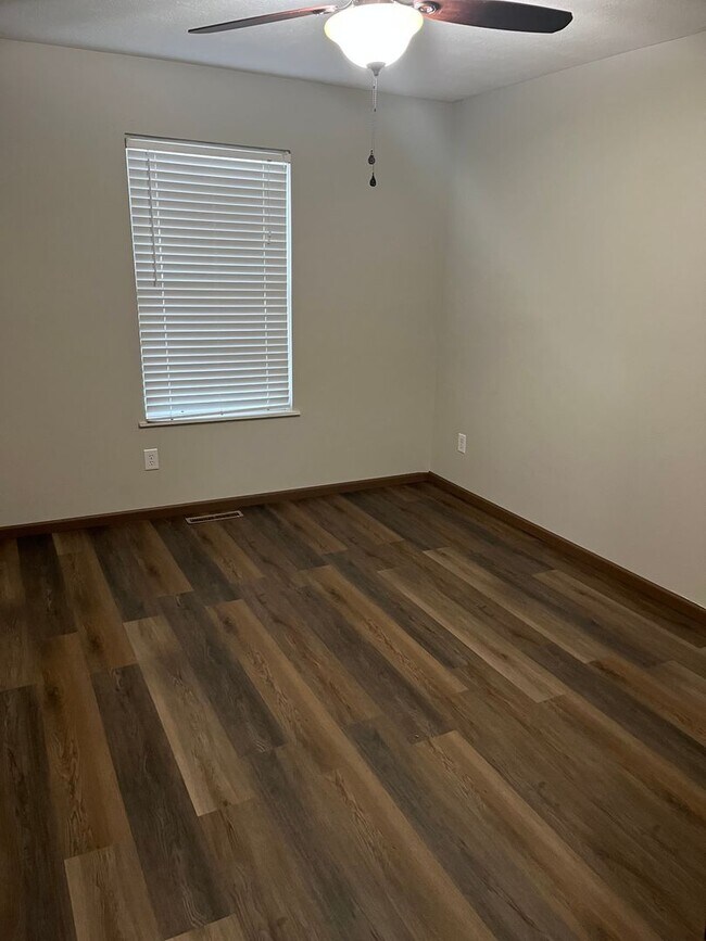 Building Photo - Adorable 3 Bedroom, 2 Bath Home!