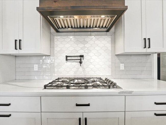 Building Photo - 3500 S Morain St