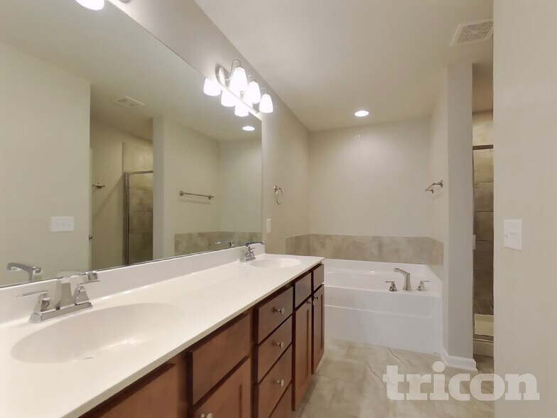 Building Photo - 202 Ashmere Ct