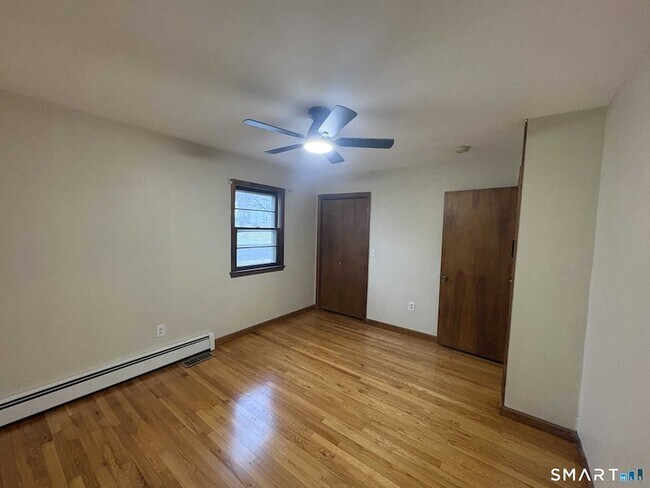 Building Photo - 16 Raymond Rd