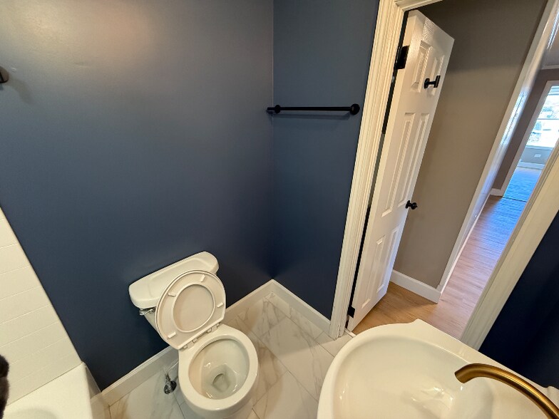 Building Photo - 201 Forest Ave