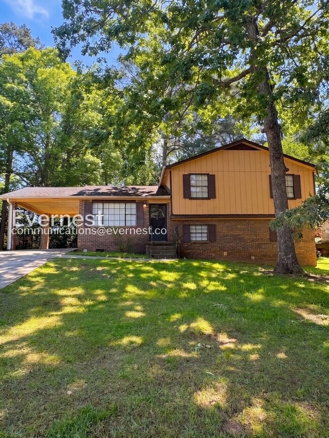Building Photo - 4 Bed, 2.5 Bath Home with Carport / Available Now!