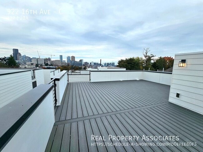 Building Photo - 922 16th Ave