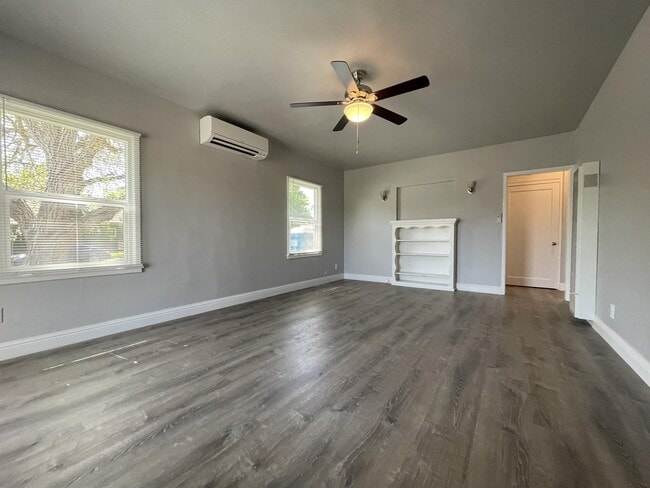 Building Photo - 446 W Sacramento Ave