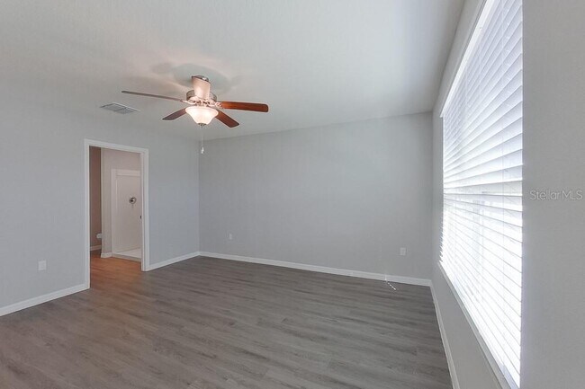 Building Photo - 8661 SW 43rd Ter