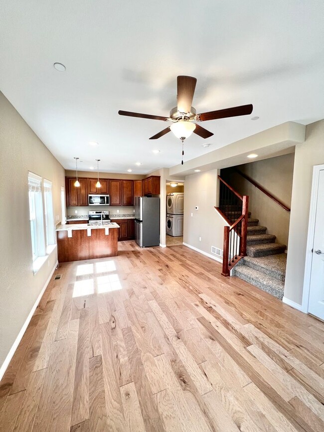 Building Photo - Beautiful 3 Bed, 3 1/2 Bath Townhome in We...