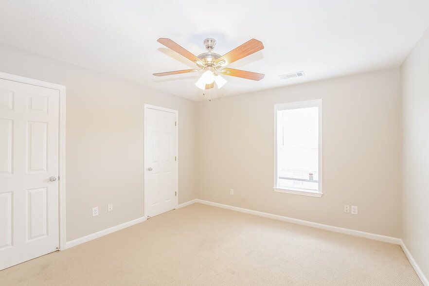 Building Photo - 4663 Shadow Field Ln