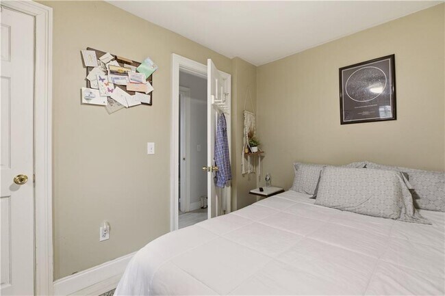 Building Photo - 9 Bacheller St