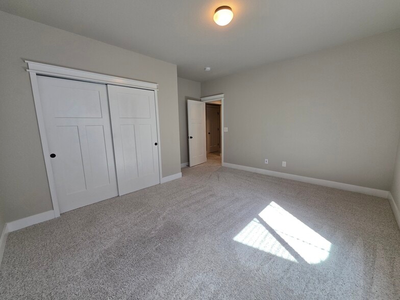 Building Photo - 9744 Picket Fence Way