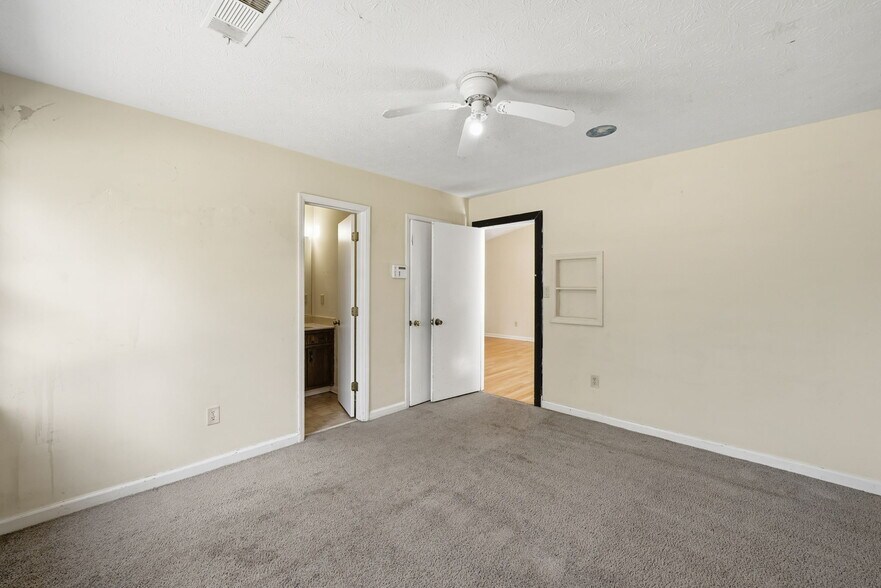 Building Photo - 305 Belmont Farms Dr