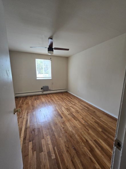 Building Photo - 3206 Ellwood Ave