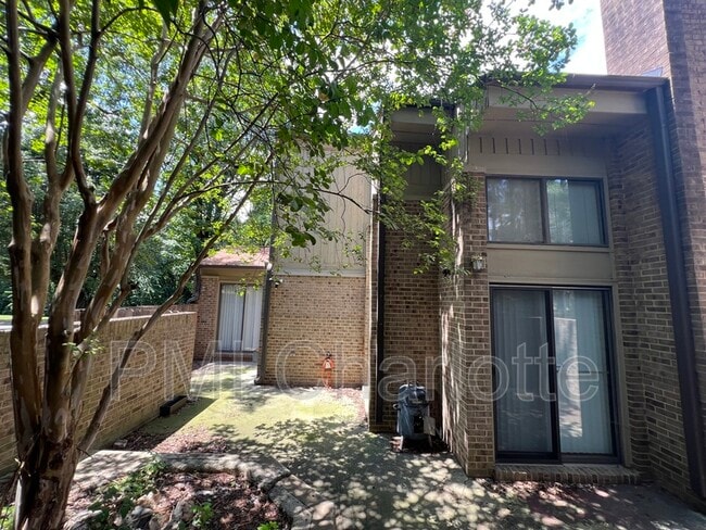 Building Photo - 8087 Charter Oak Ln