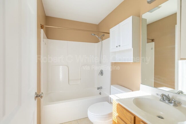 Building Photo - 10 Winthrop Dr