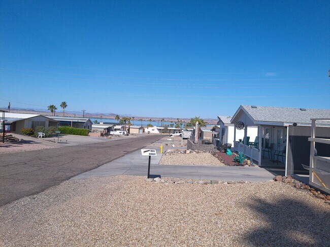 Building Photo - WInter Rental Oct to April 2026