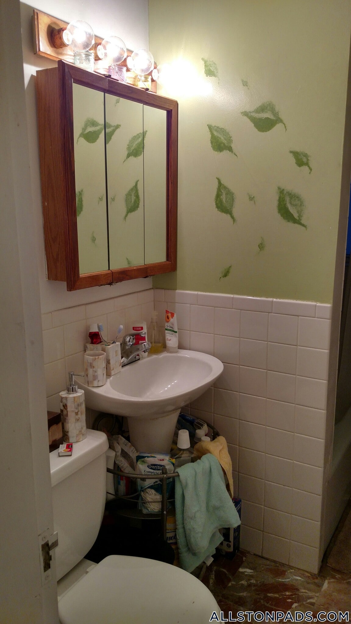 Building Photo - 15 Scottfield Rd