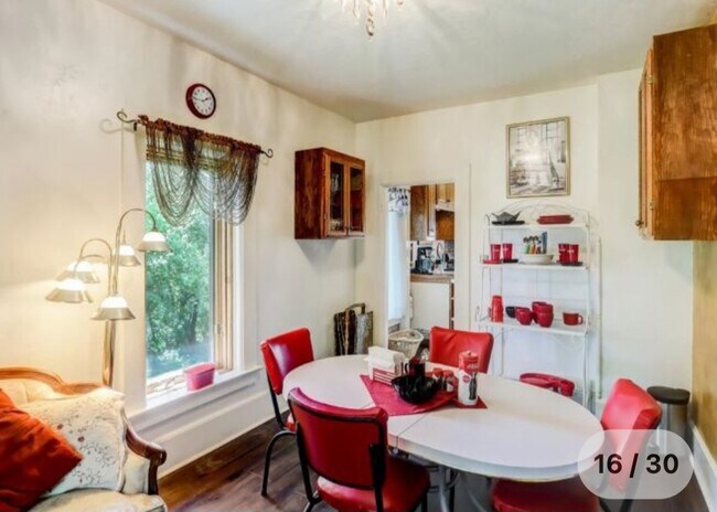 1950s decor dining room - N8777 Highview Rd