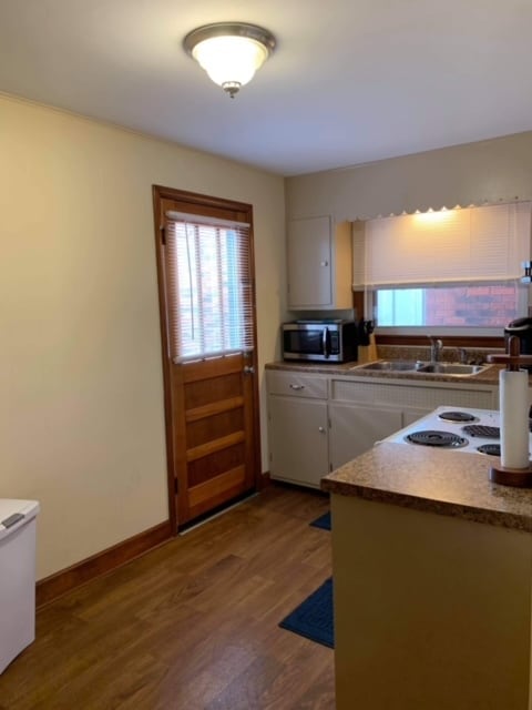 Building Photo - Wolford Units