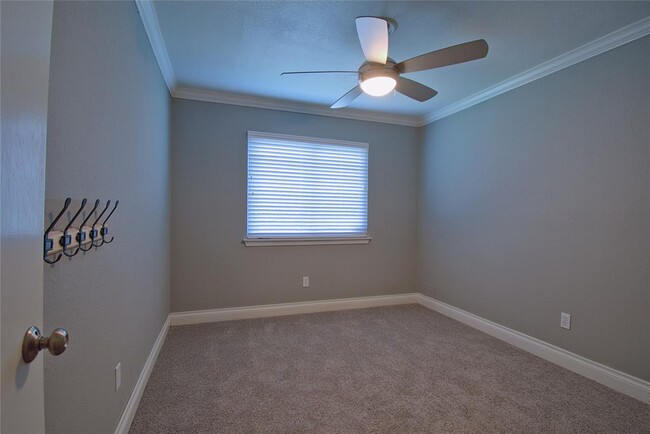 Building Photo - 8502 Danville Dr