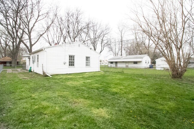 Building Photo - 3652 Dixie Dr