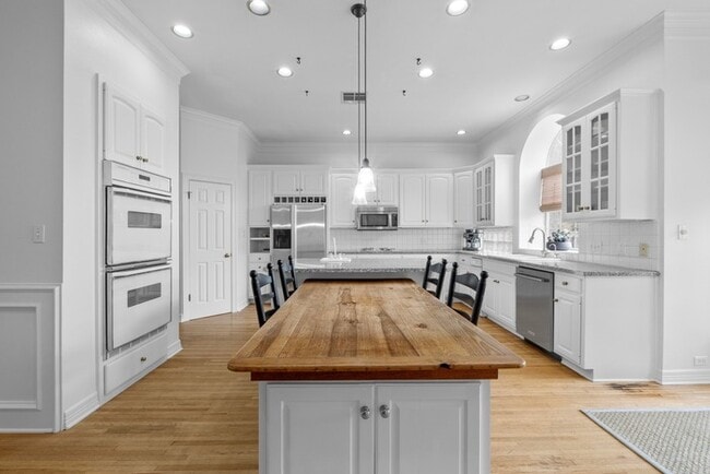 Building Photo - 5305 Cuesta Verde