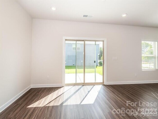 Building Photo - Charming 3-Bedroom Home with Landscaped Ba...