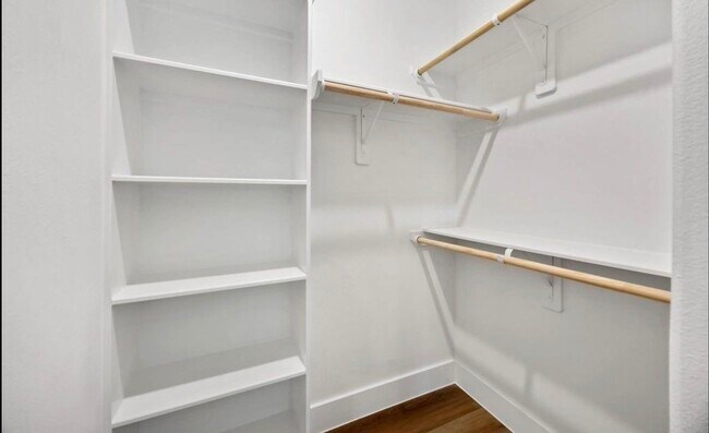 Building Photo - 4624 Mayflower St