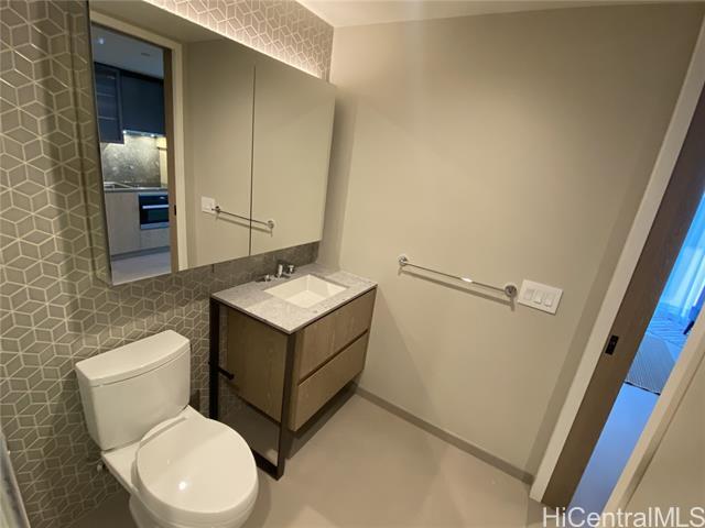 Building Photo - 1000 Auahi St